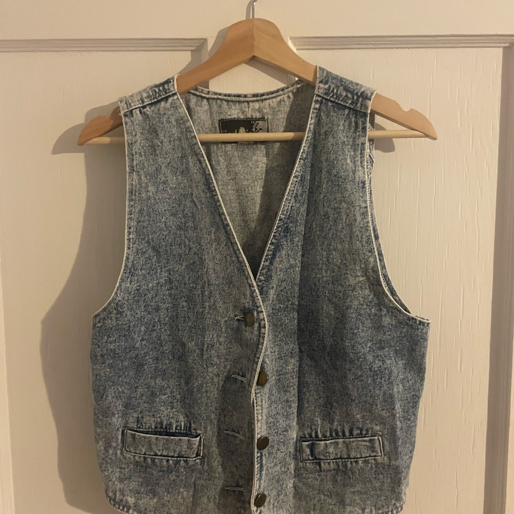 Denim Button-Up Vest acid wash vintage